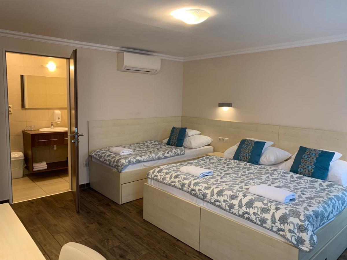 Nimrod Hotel Es Etterem Мошонмадьяровар Экстерьер фото